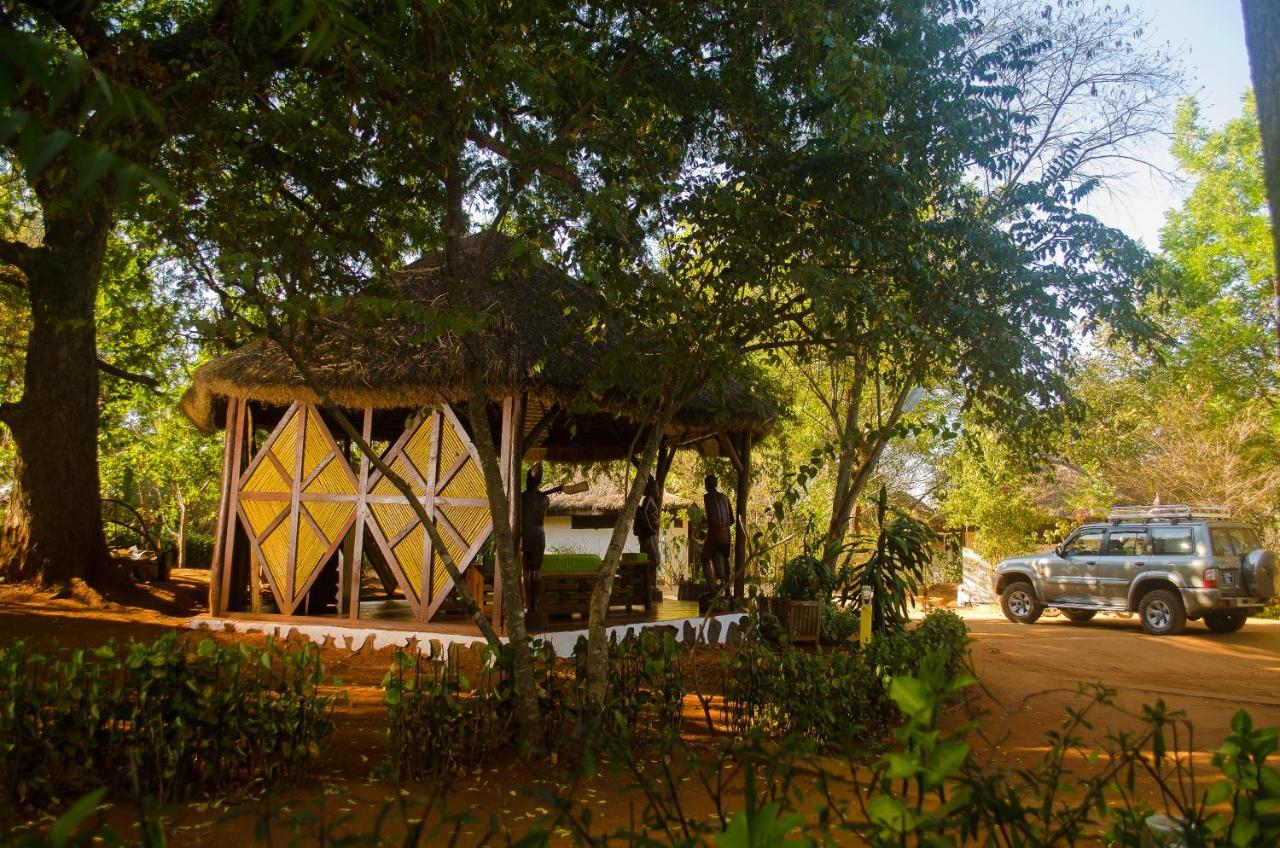 Olympe De Bemaraha Hotel Bekopaka Exterior photo